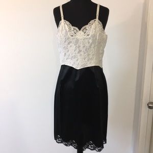 Black & white vintage slip by Shadowline